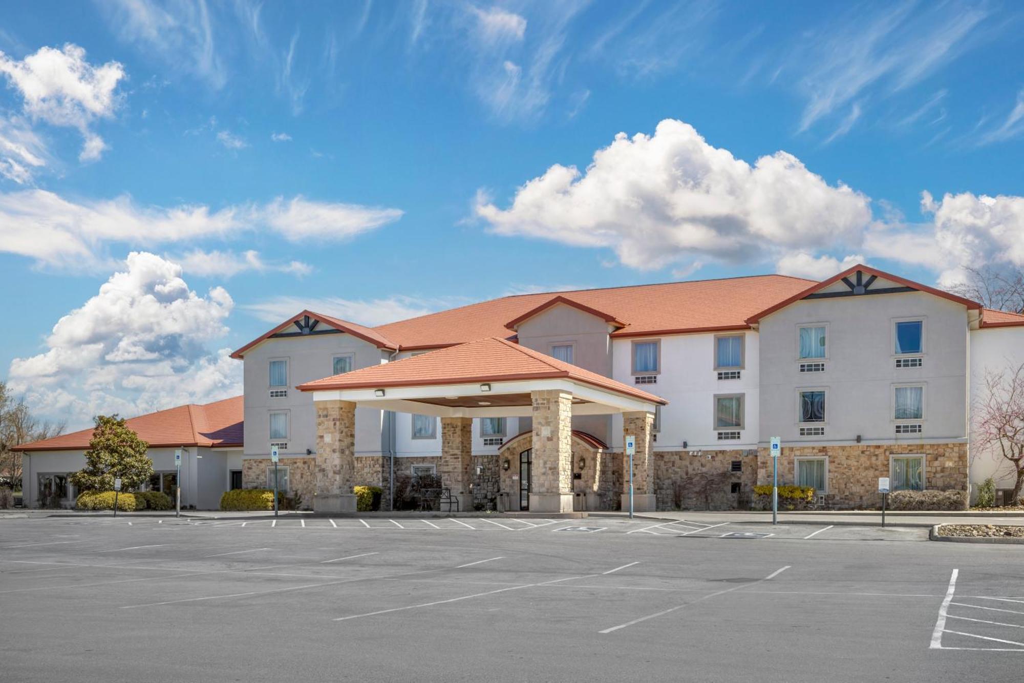 Quality Inn & Suites Monterey, Tn - Crossville, Tn Exterior foto